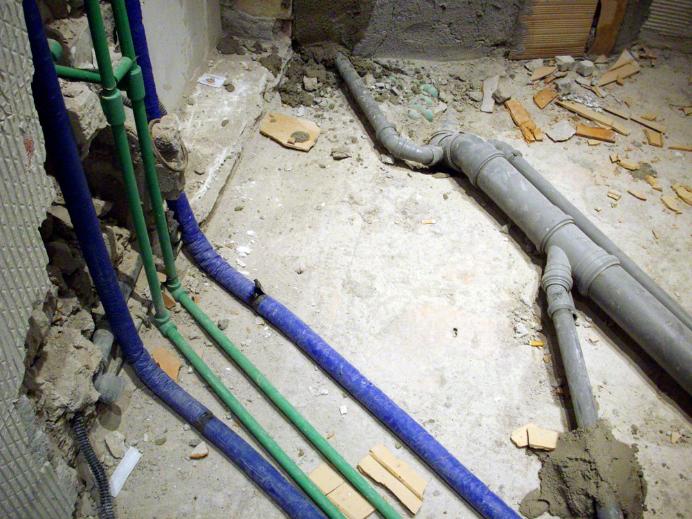 Realizzazione impianti termici, elettrici e di carico/scarico.